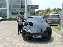 Serah terima BYD seal performance PT Wika Gedung