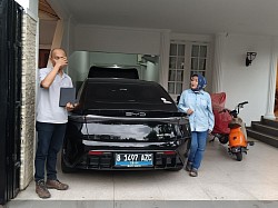 Serah terima BYD seal Premium mrs umi