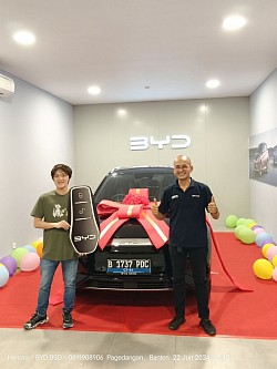 Serah terima BYD Atto 3 Superior PT Adijaya